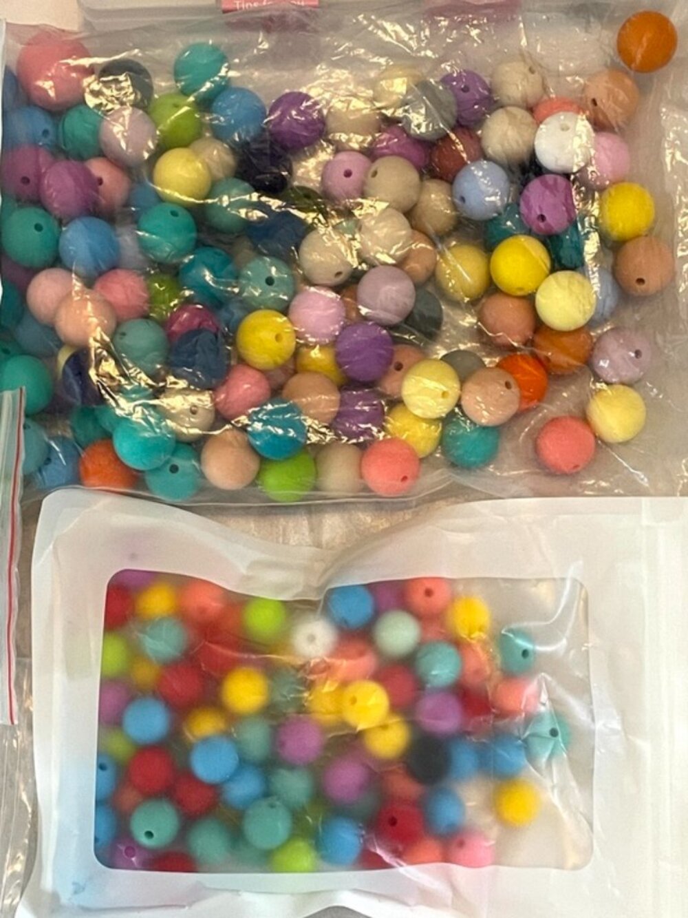 Large Lot of Silicone Beads-15mm-Lentils-Focal Beads-Barbie-Kuromi-Pen Beads - Picture 2 of 13